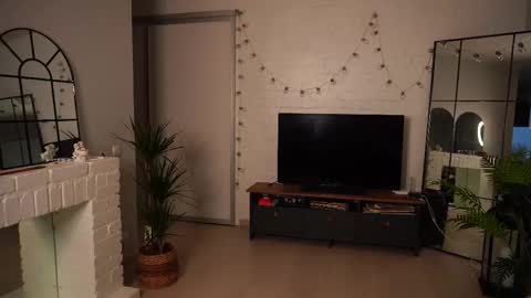 Kristina Kriss online show from 11/18/25, 01:26