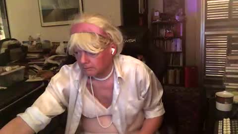 Snapshot of pantyvloletlace chatting on 11/15/25, 10:15 Pantyvioletlace online show from 11/15/25, 10:15