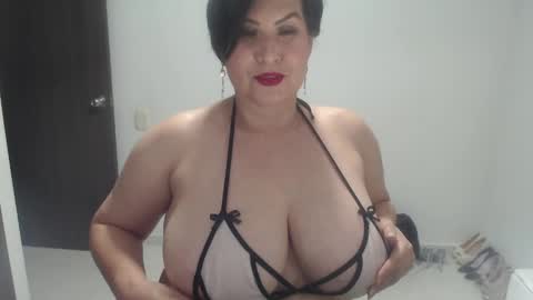 Paola Williams online show from 05/13/26, 08:27