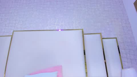 Snapshot of paolaa_rodriguez chatting on 10/06/25, 11:07 Paola online show from 10/06/25, 11:07