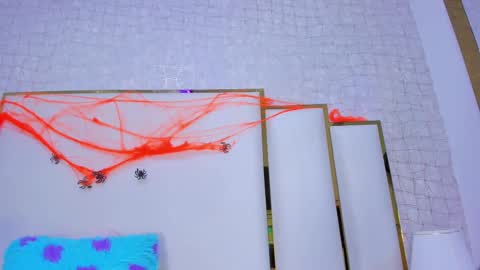 Snapshot of paolaa_rodriguez chatting on 10/31/25, 10:16 Paola online show from 10/31/25, 10:16