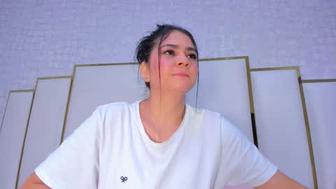 Snapshot of paolaa_rodriguez chatting on 12/01/25, 11:26 Paola online show from 12/01/25, 11:26