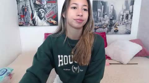 Paola online show from 11/14/25, 12:04