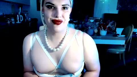 Sarina Williams online show from 06/15/26, 08:16