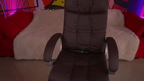 Snapshot of paolamola chatting on 09/13/25, 07:41 Lia online show from 09/13/25, 07:41