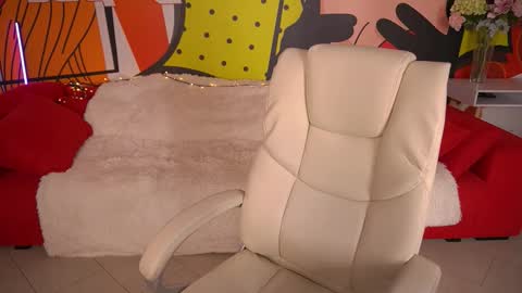 Snapshot of paolamola chatting on 11/08/25, 10:15 Lia online show from 11/08/25, 10:15