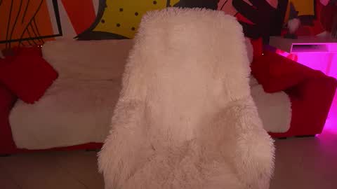 Snapshot of paolamola chatting on 11/30/25, 04:00 Lia online show from 11/30/25, 04:00