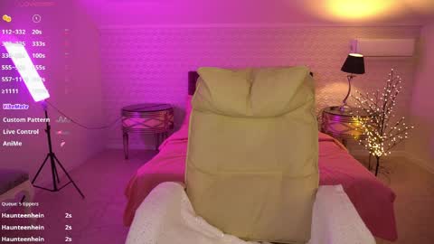 Lia online show from 04/01/26, 01:41