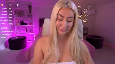 Lia online show from 04/30/26, 02:12
