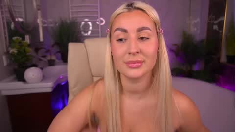 Lia online show from 05/15/26, 01:18
