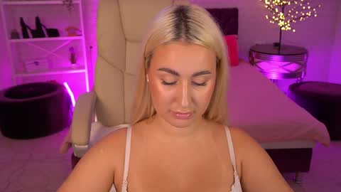 Lia online show from 05/22/26, 02:01