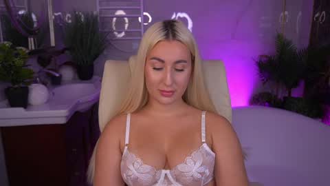 Lia online show from 05/30/26, 01:41