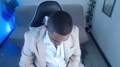 Snapshot of paolo_blaze chatting on 02/19/26, 12:23 PAOLO online show from 02/19/26, 12:23