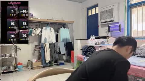 Snapshot of paopaotang61 chatting on 10/11/25, 12:43 paopaotang61 online show from 10/11/25, 12:43