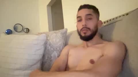 papicubano_guapo23cm online show from 12/16/24, 05:38