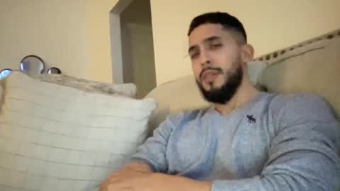 papicubano_guapo23cm online show from 02/23/25, 06:07