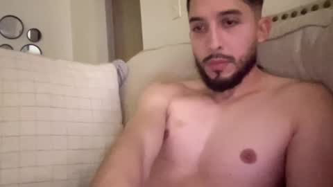 papicubano_guapo23cm online show from 12/21/25, 11:39