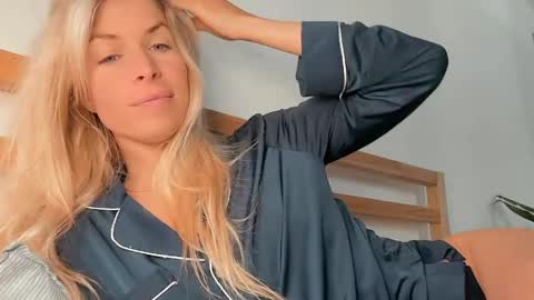 papilovesm online show from 05/03/26, 10:10