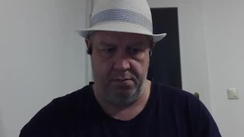 Snapshot of para3214 chatting on 10/08/25, 10:46 para3214 online show from 10/08/25, 10:46