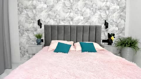 Melena online show from 11/30/25, 08:29