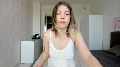 Melena online show from 08/06/26, 02:35