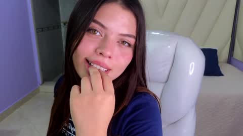 Amy and my doll online show from 01/03/25, 03:49