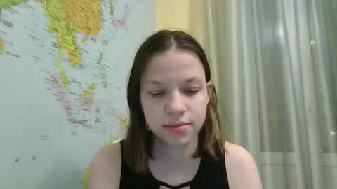 Snapshot of paradise_tease chatting on 12/14/25, 07:51 paradise_tease online show from 12/14/25, 07:51