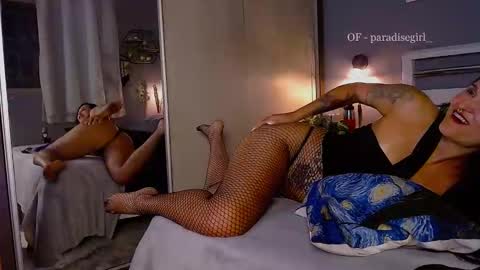 Snapshot of paradisegirl_ chatting on 01/15/25, 01:34 My alter ego Betinna Flowers - a tattooed Miss - Are you missing me come in here - online show from 01/15/25, 01:34