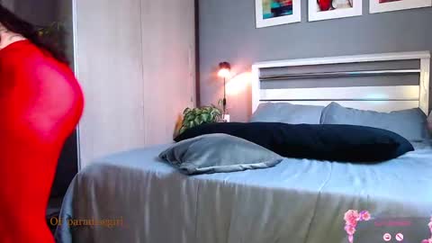 Snapshot of paradisegirl_ chatting on 10/12/25, 04:39 My alter ego Betinna Flowers - a tattooed Miss - Are you missing me come in here - online show from 10/12/25, 04:39