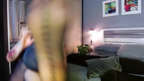 Snapshot of paradisegirl_ chatting on 10/15/25, 05:57 My alter ego Betinna Flowers - a tattooed Miss - Are you missing me come in here - online show from 10/15/25, 05:57