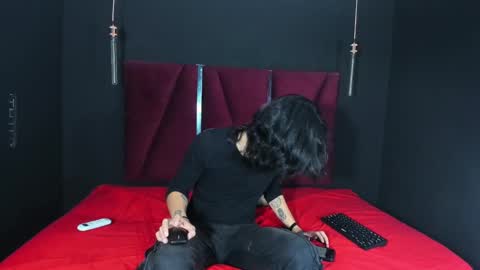 paranoidtemptaion_ online show from 02/11/25, 12:27