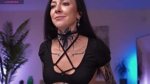 Snapshot of parasite_eve1 chatting on 09/21/25, 04:41 Alise Melissa online show from 09/21/25, 04:41