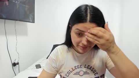 Snapshot of pareja_curiosa19 chatting on 11/01/25, 08:00 pareja_curiosa19 online show from 11/01/25, 08:00