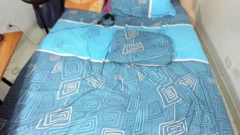 Snapshot of parejacachonda chatting on 01/25/25, 06:13 sara and andreu online show from 01/25/25, 06:13