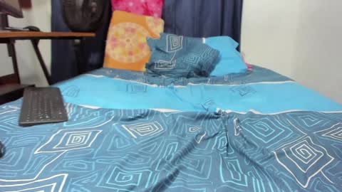 Snapshot of parejacachonda chatting on 01/28/25, 09:19 sara and andreu online show from 01/28/25, 09:19