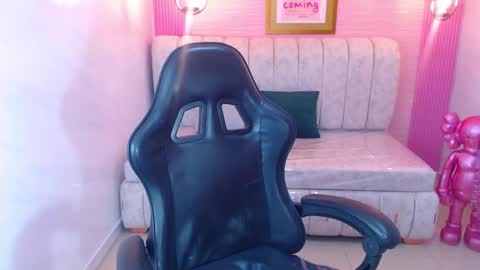 Snapshot of paris_1sub chatting on 09/13/25, 01:00 Paris 1sub online show from 09/13/25, 01:00