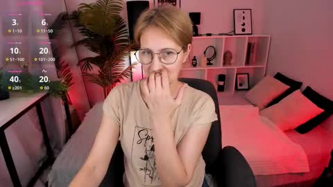 Paris online show from 02/28/26, 01:12