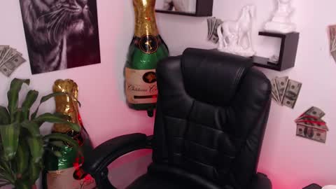 Paris D angelo online show from 01/06/25, 04:26