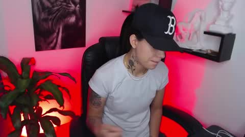 Paris D angelo online show from 02/15/25, 11:03