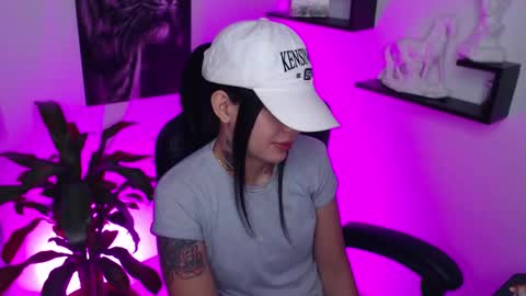 Paris D angelo online show from 02/25/25, 12:47