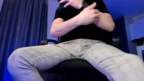 Paris online show from 03/29/26, 04:51