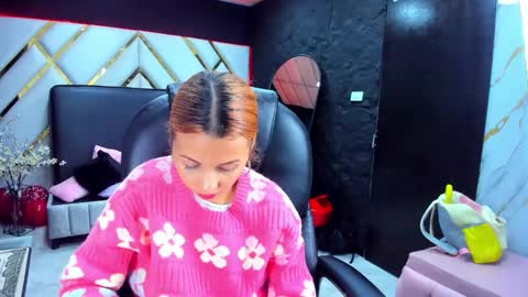 paris petit online show from 02/16/26, 08:27