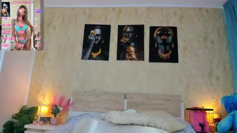 Paris online show from 03/03/25, 07:21