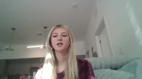 parisbaby2000 online show from 10/17/25, 01:03