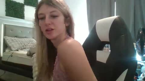 parisbaby2000 online show from 01/13/26, 02:55