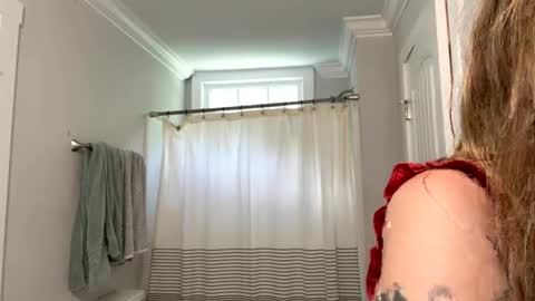 Hairy Paris online show from 05/30/26, 01:41