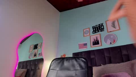 PARIS online show from 01/09/25, 10:41