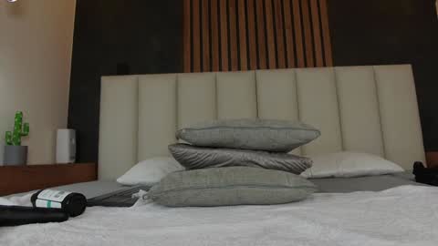 PARIS online show from 02/04/25, 11:27