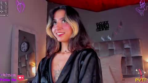 PARIS online show from 02/11/25, 01:41