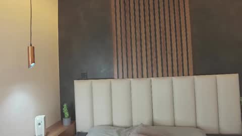 PARIS online show from 02/21/25, 10:59